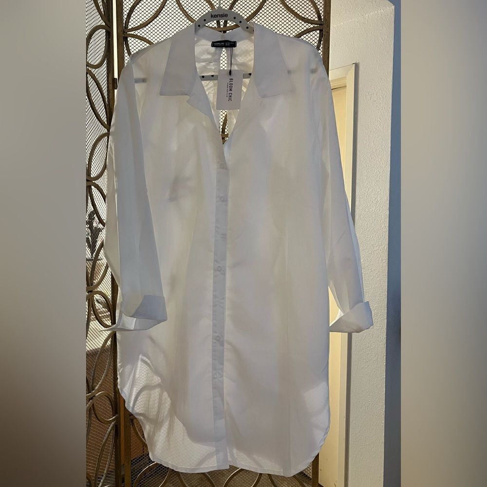 NWT BloomChic Long White Keyhole Back Shirt/Dress 1XL/16